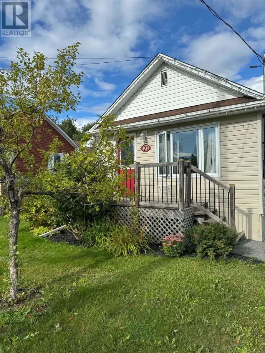 23 Hillcrest AVE