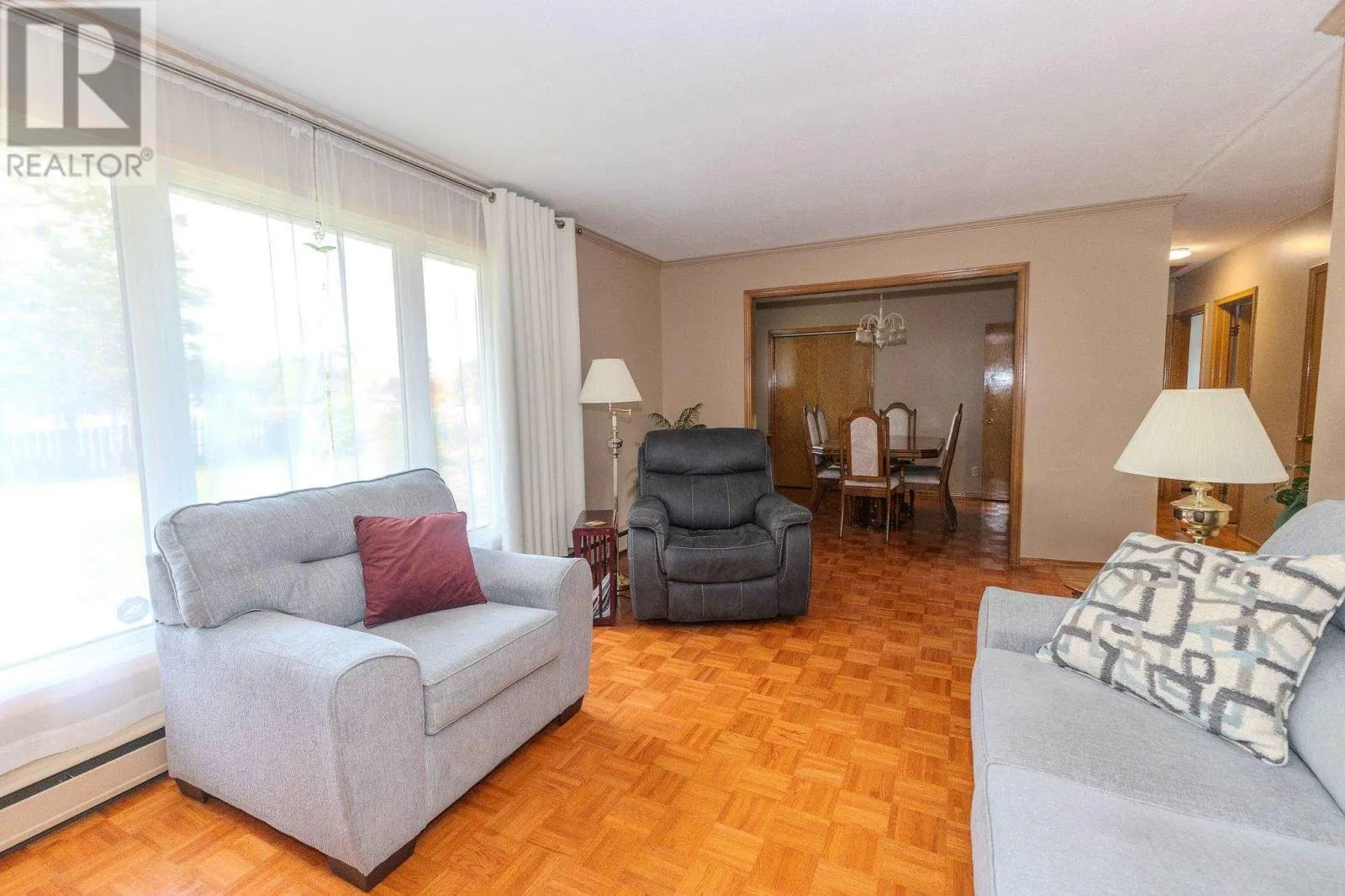 13 Pentagon BLVD