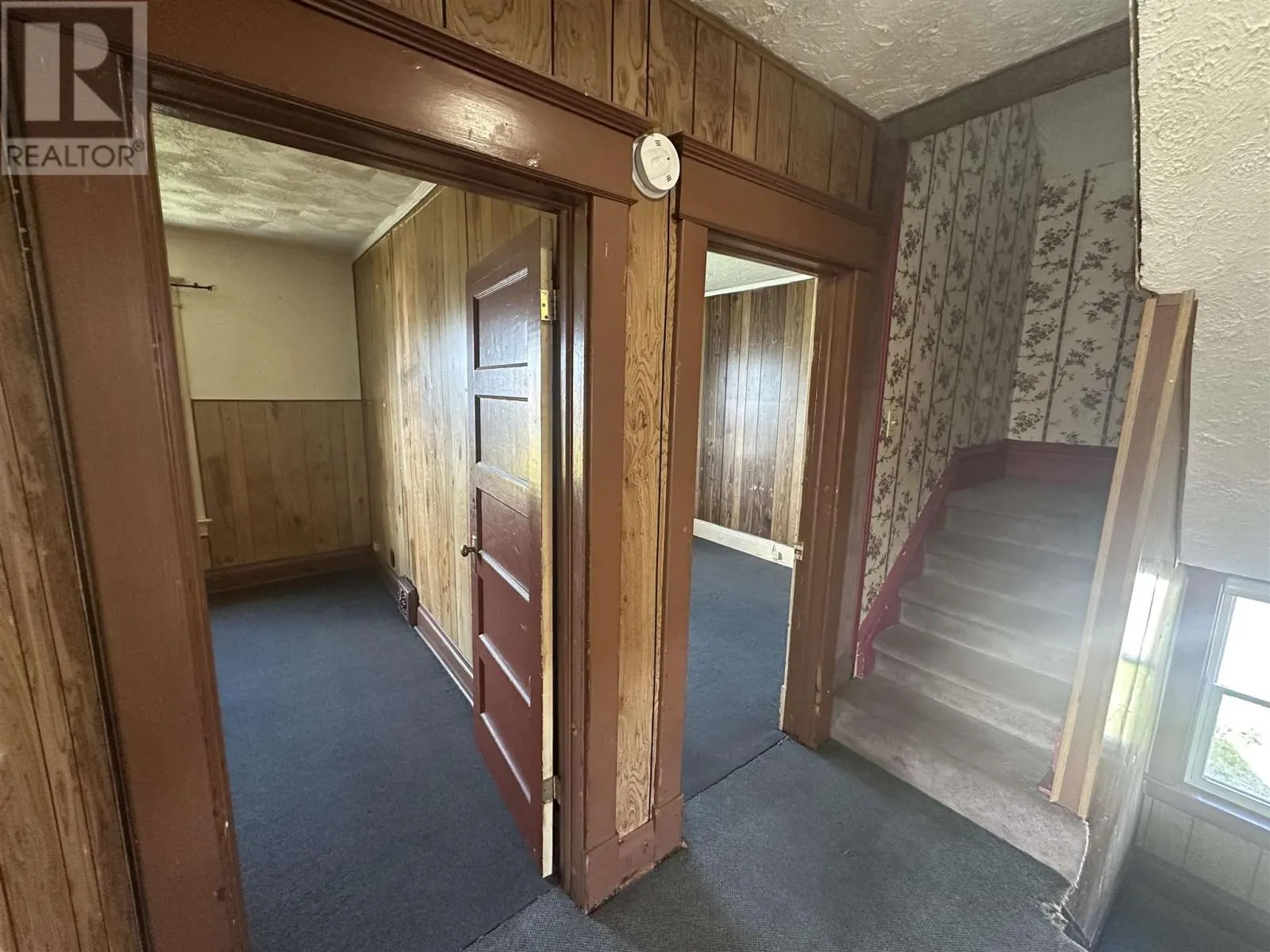 17 Abbott ST
