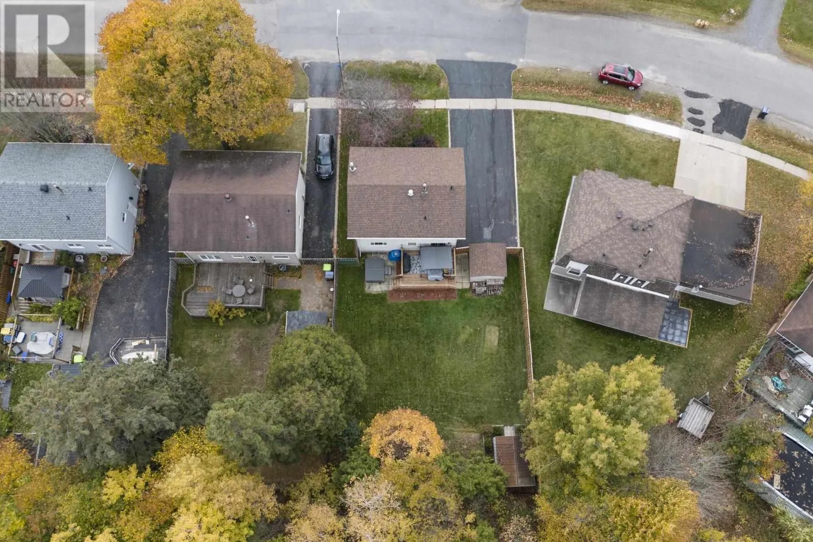 136 Glen AVE