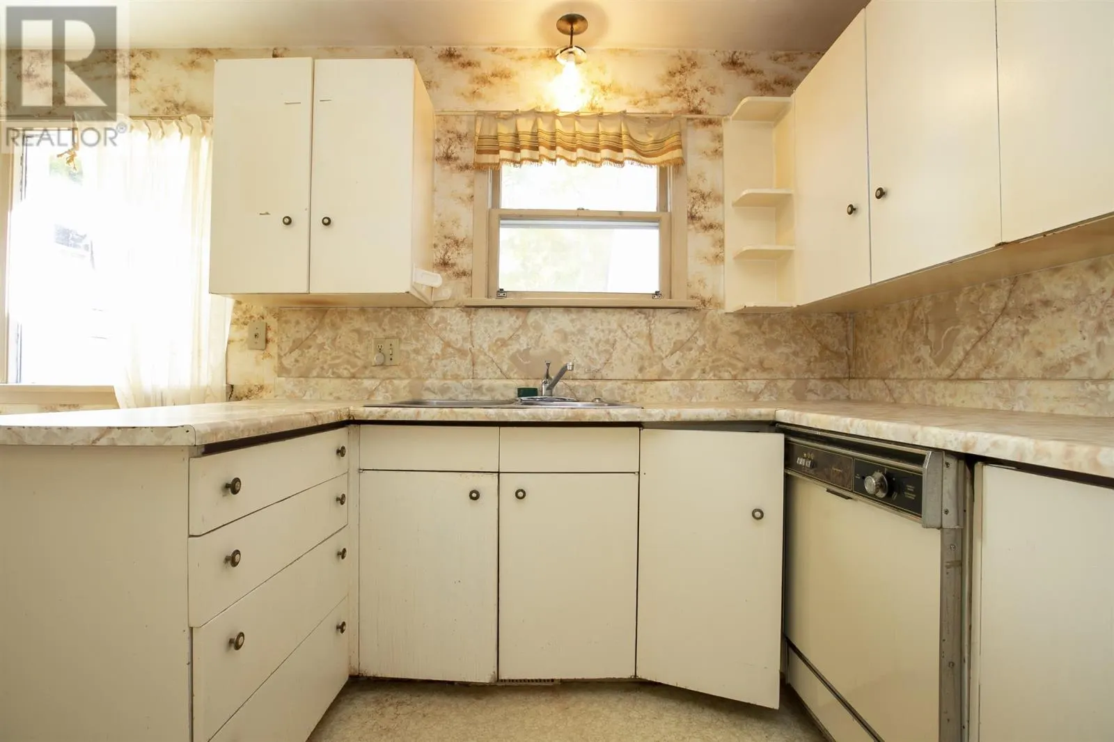 119 Parkdale DR
