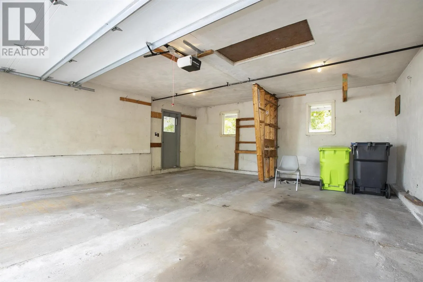 119 Parkdale DR