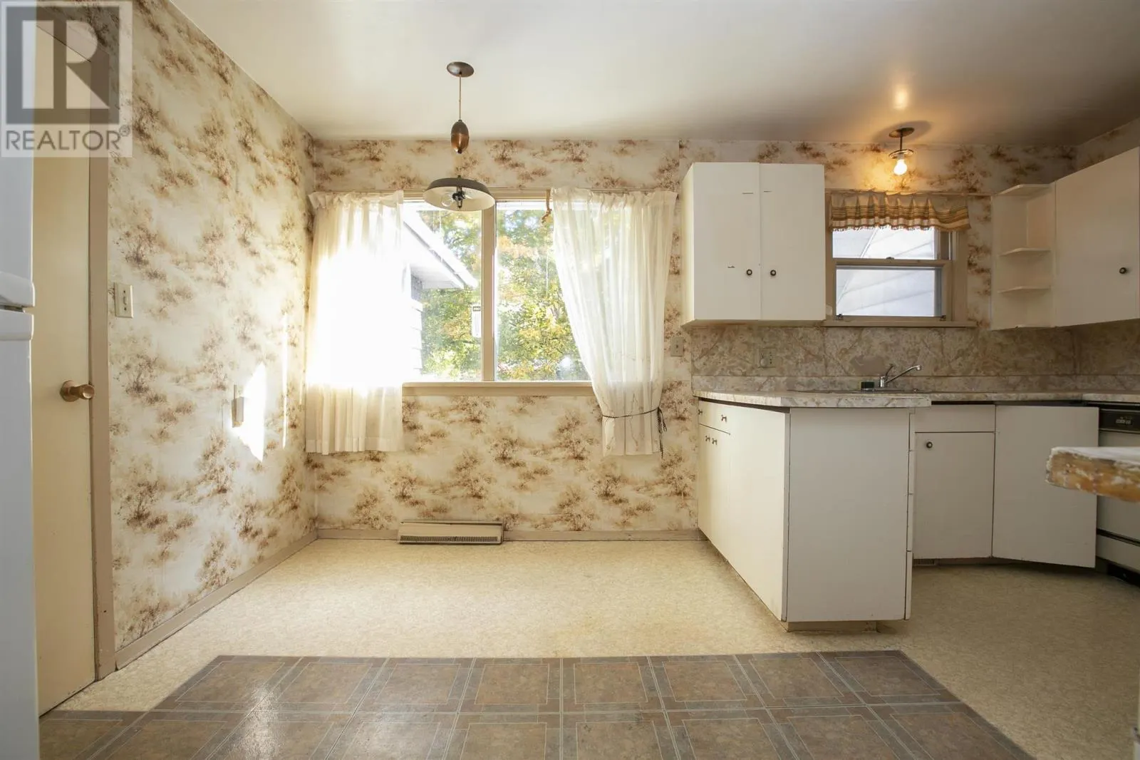 119 Parkdale DR