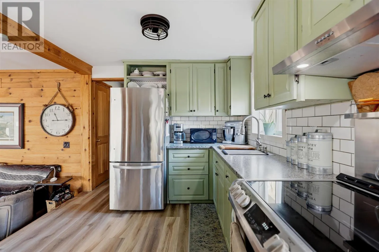 152 MacLean RD