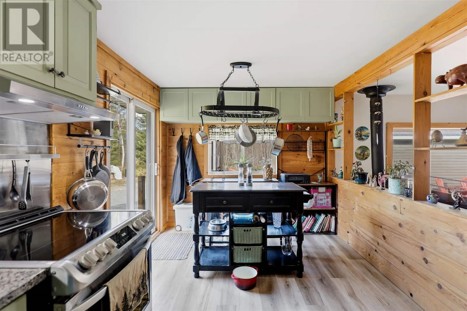 152 MacLean RD