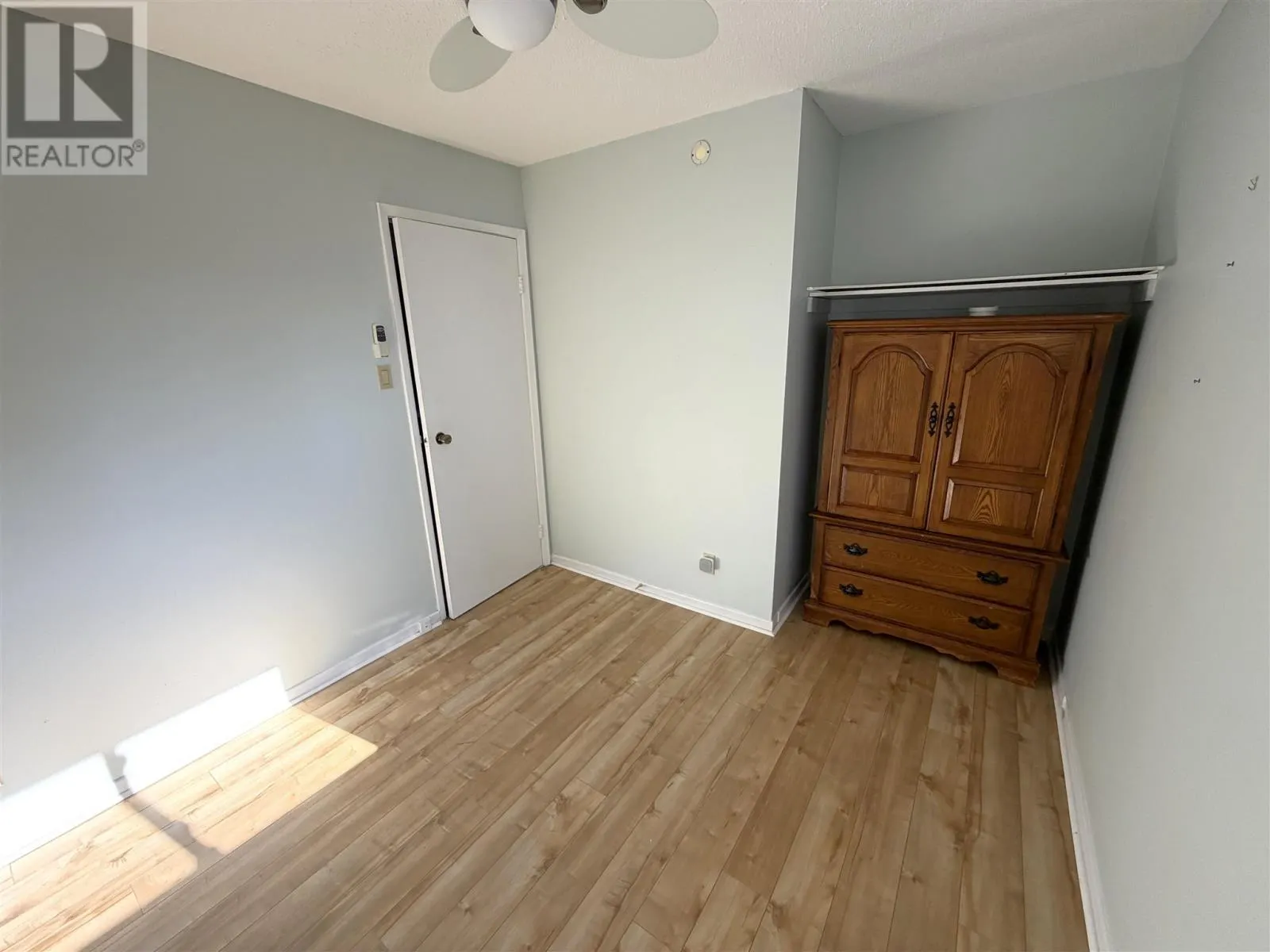 27 Hergott AVE