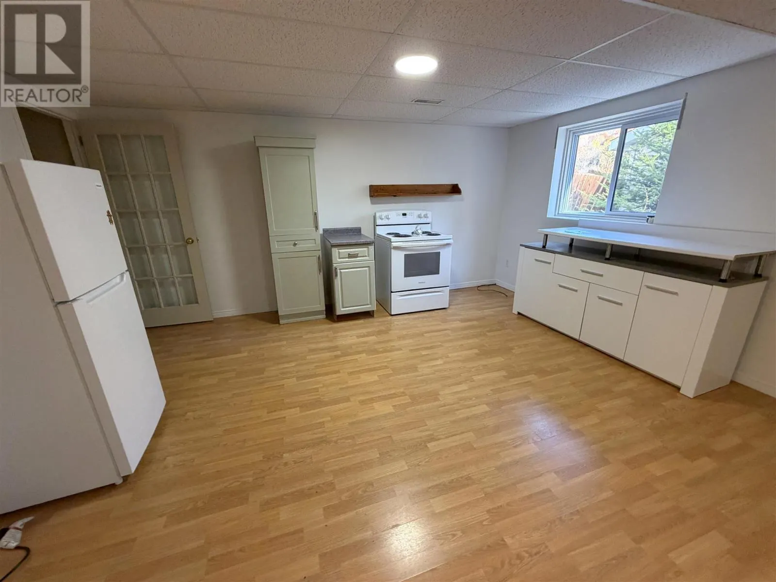 27 Hergott AVE