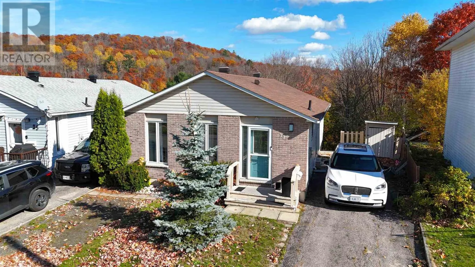 27 Hergott AVE