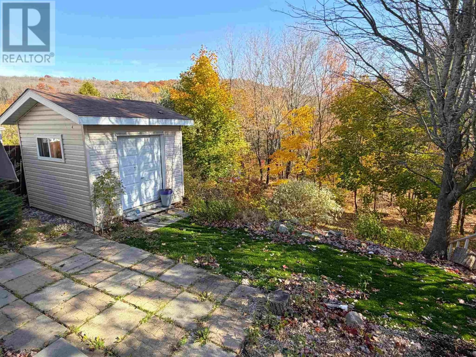 27 Hergott AVE