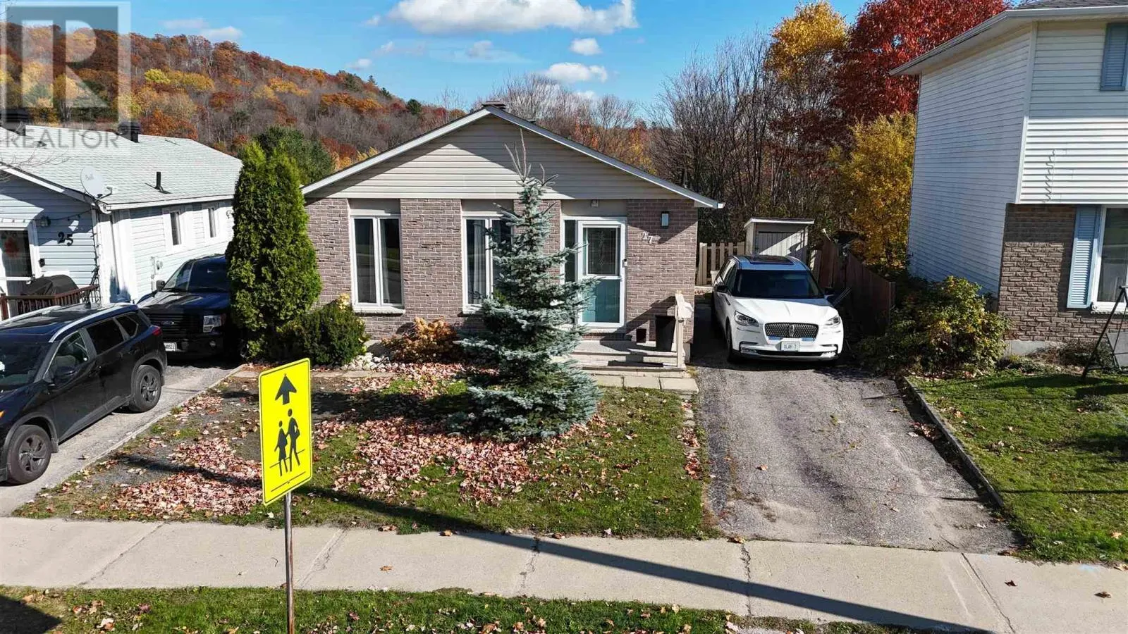 27 Hergott AVE