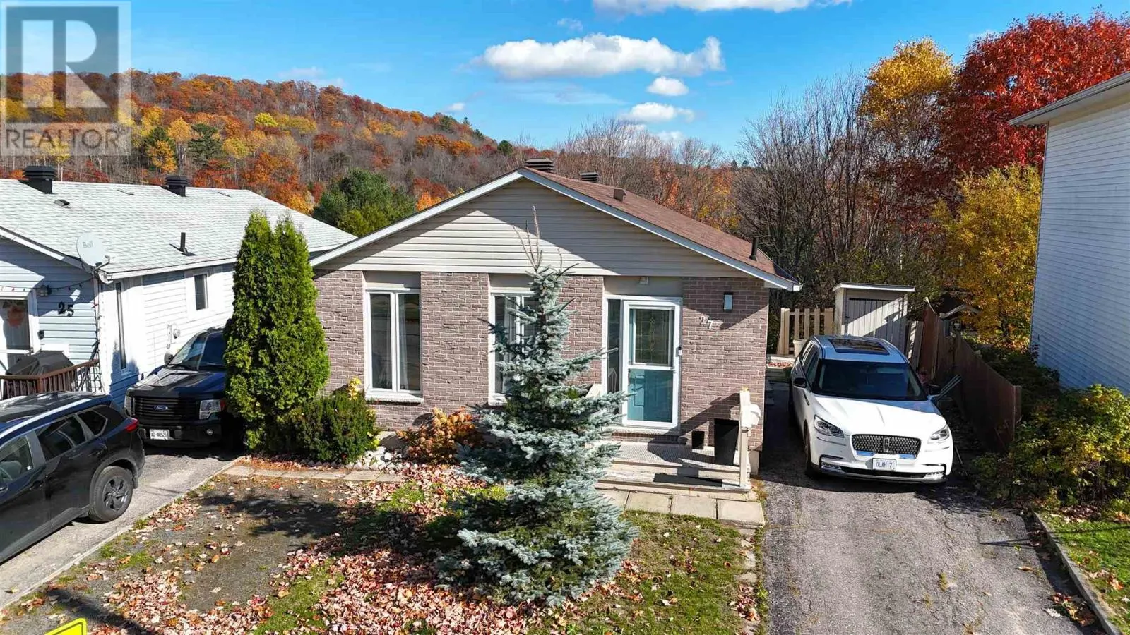 27 Hergott AVE