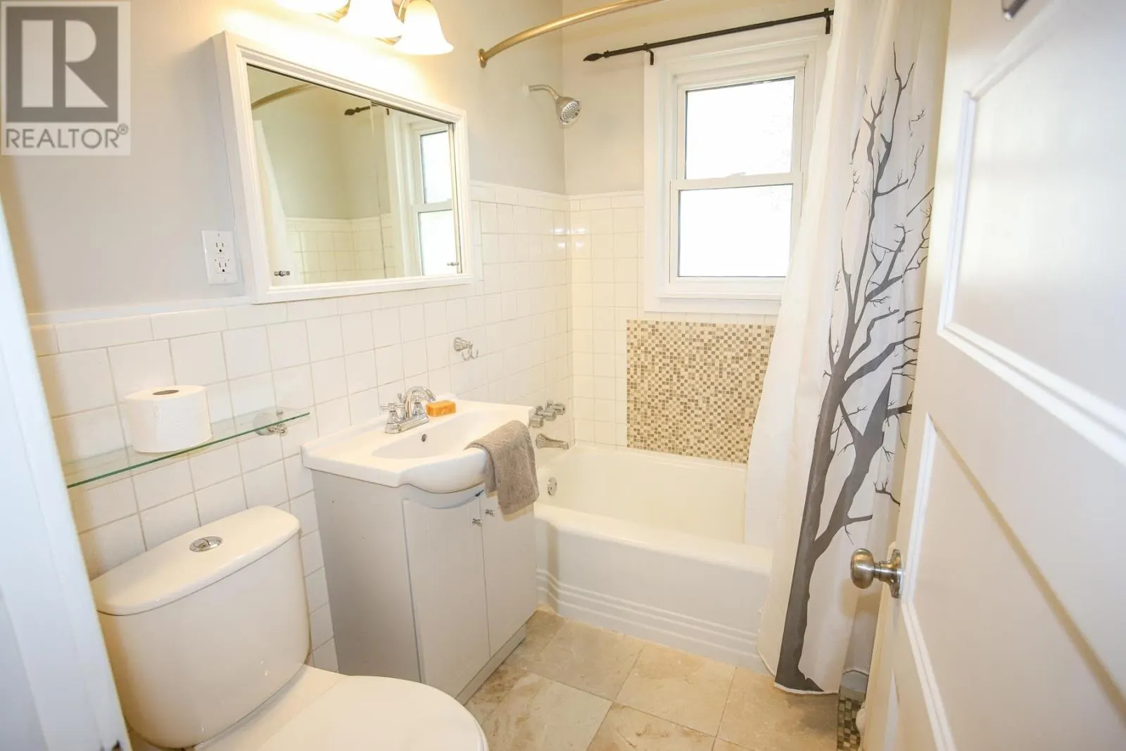28 Putney RD