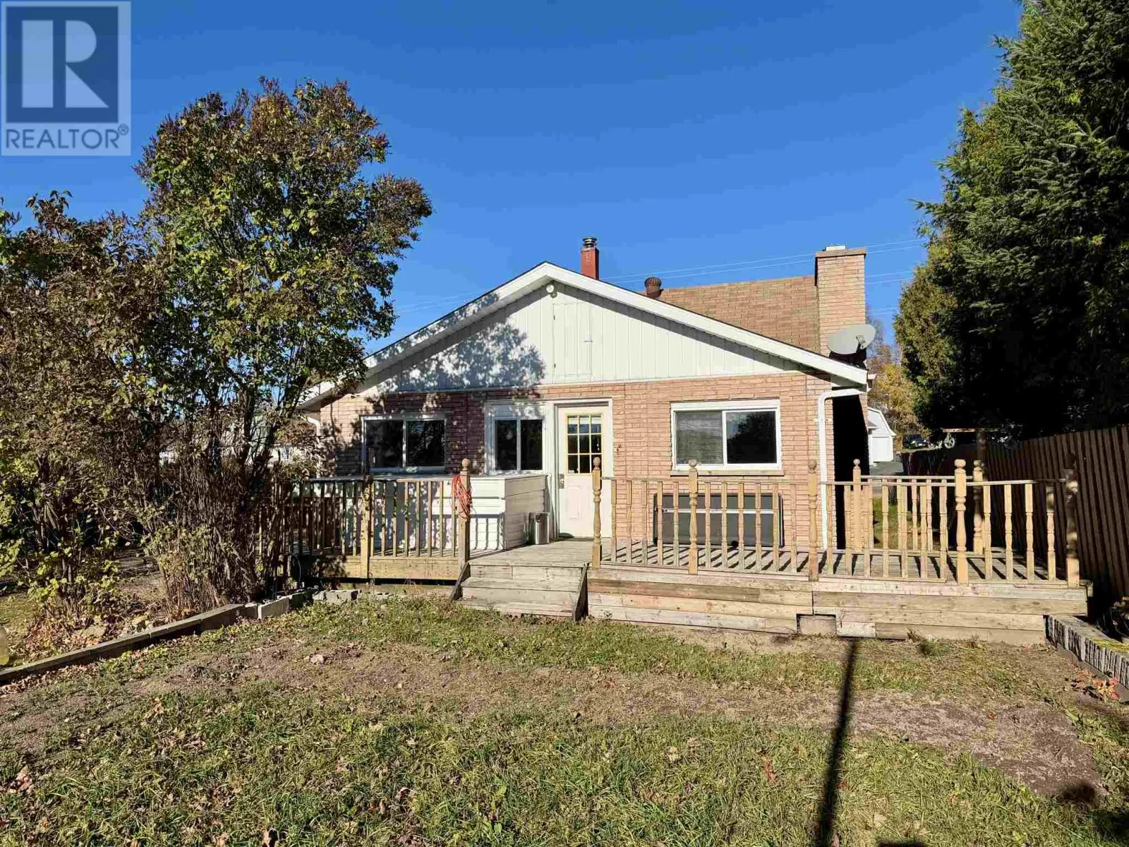 221 Hillside DR S
