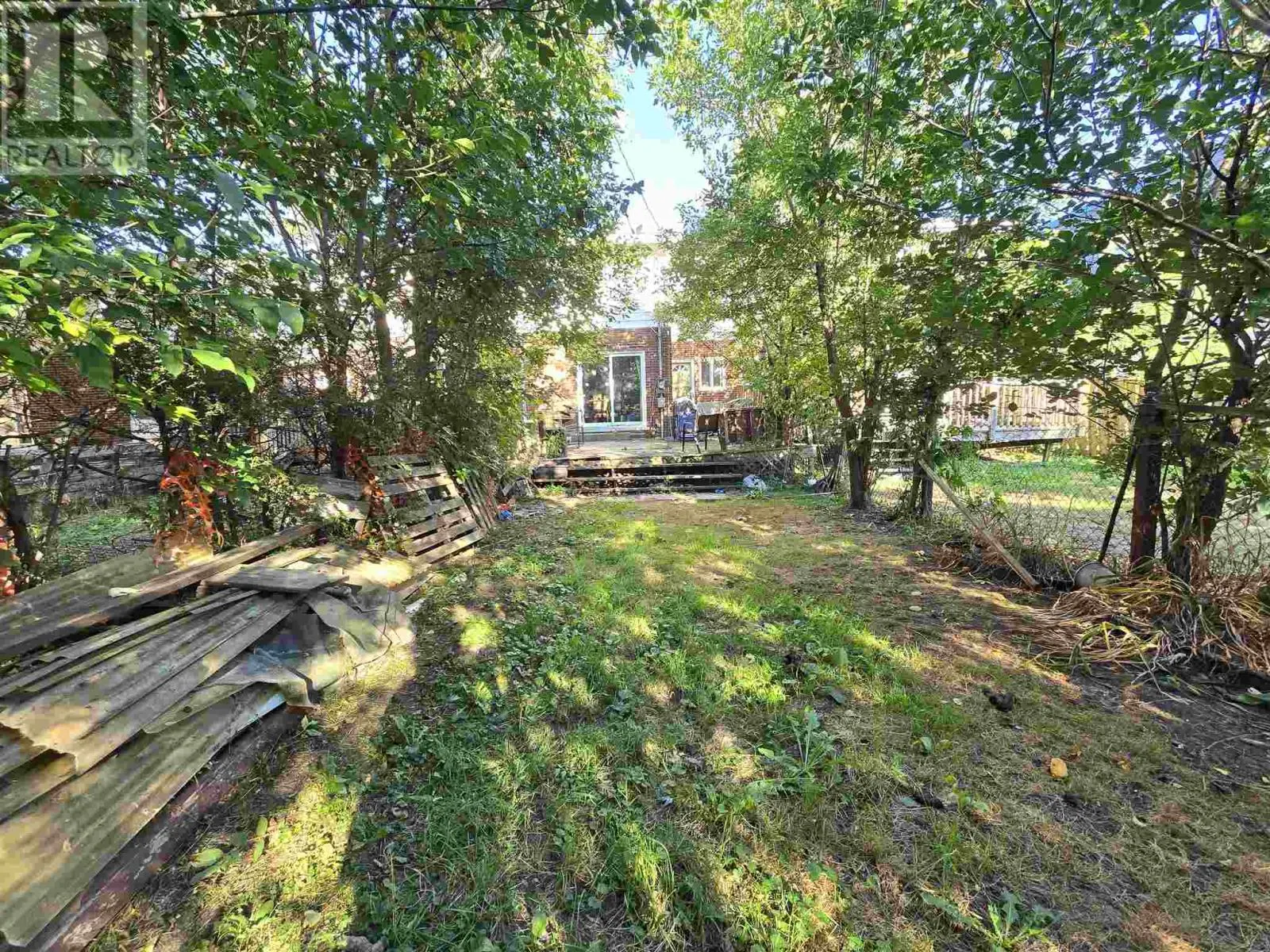 27 Ferguson AVE