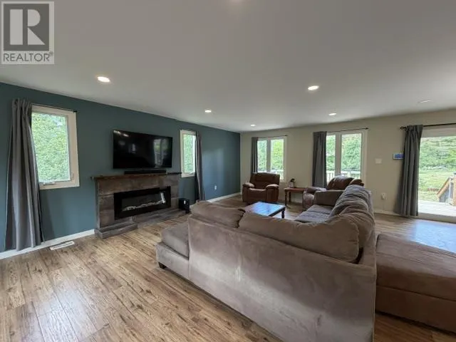 1049 Allen Side RD