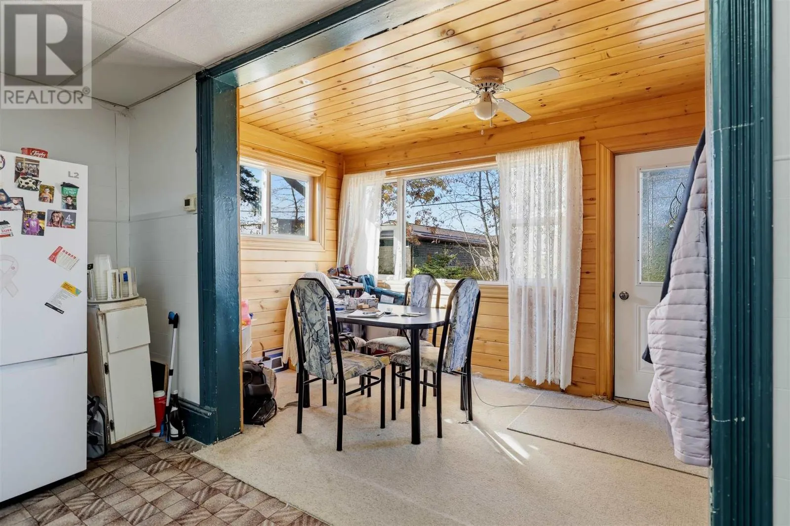 11 Huron ST E