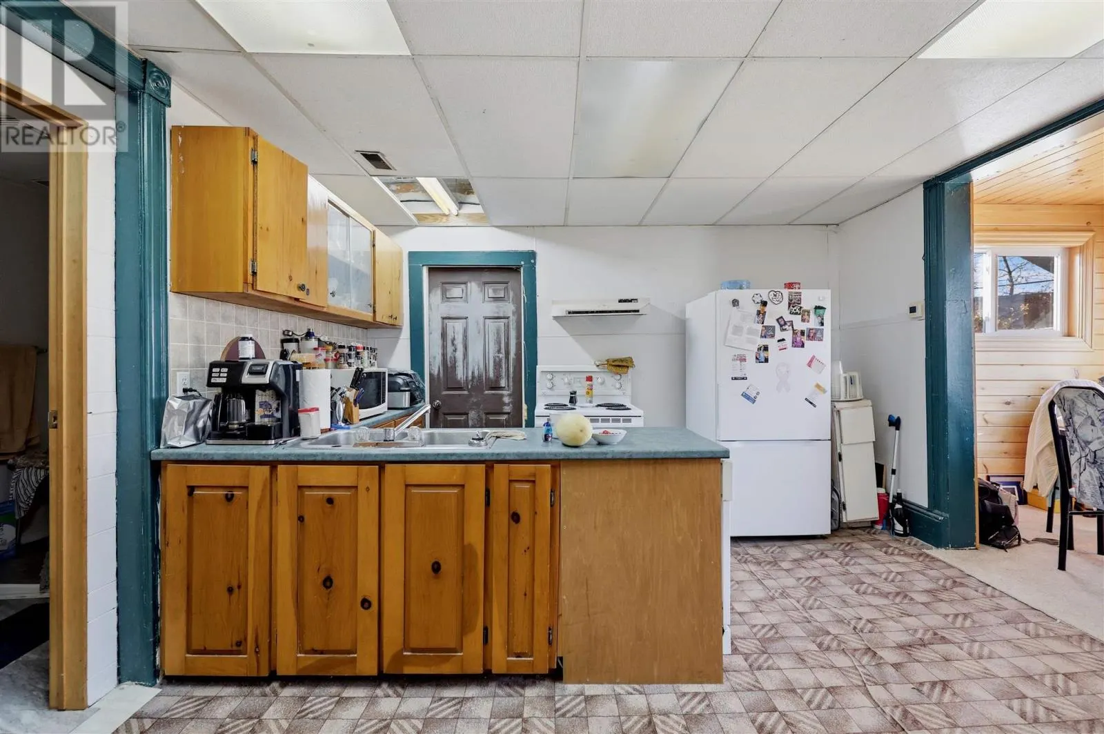 11 Huron ST E