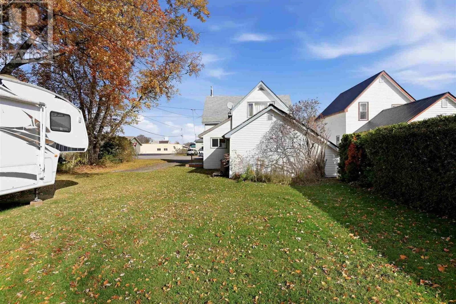 11 Huron ST E