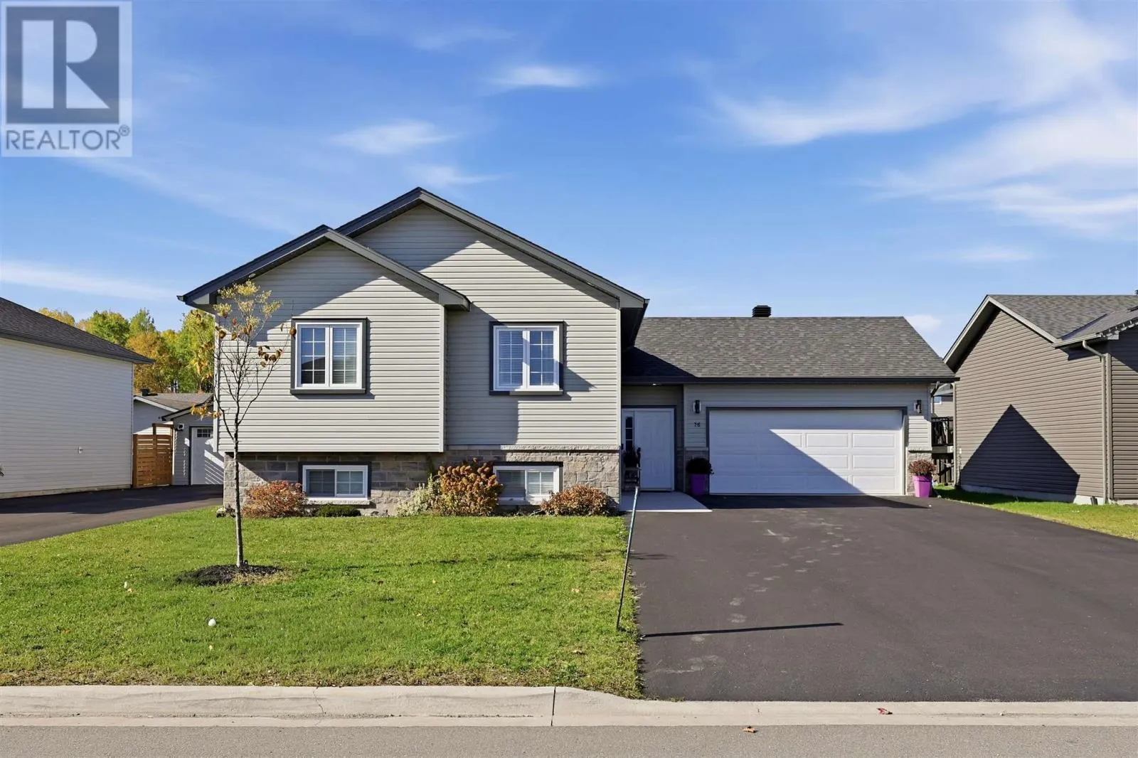 76 Crestwood AVE