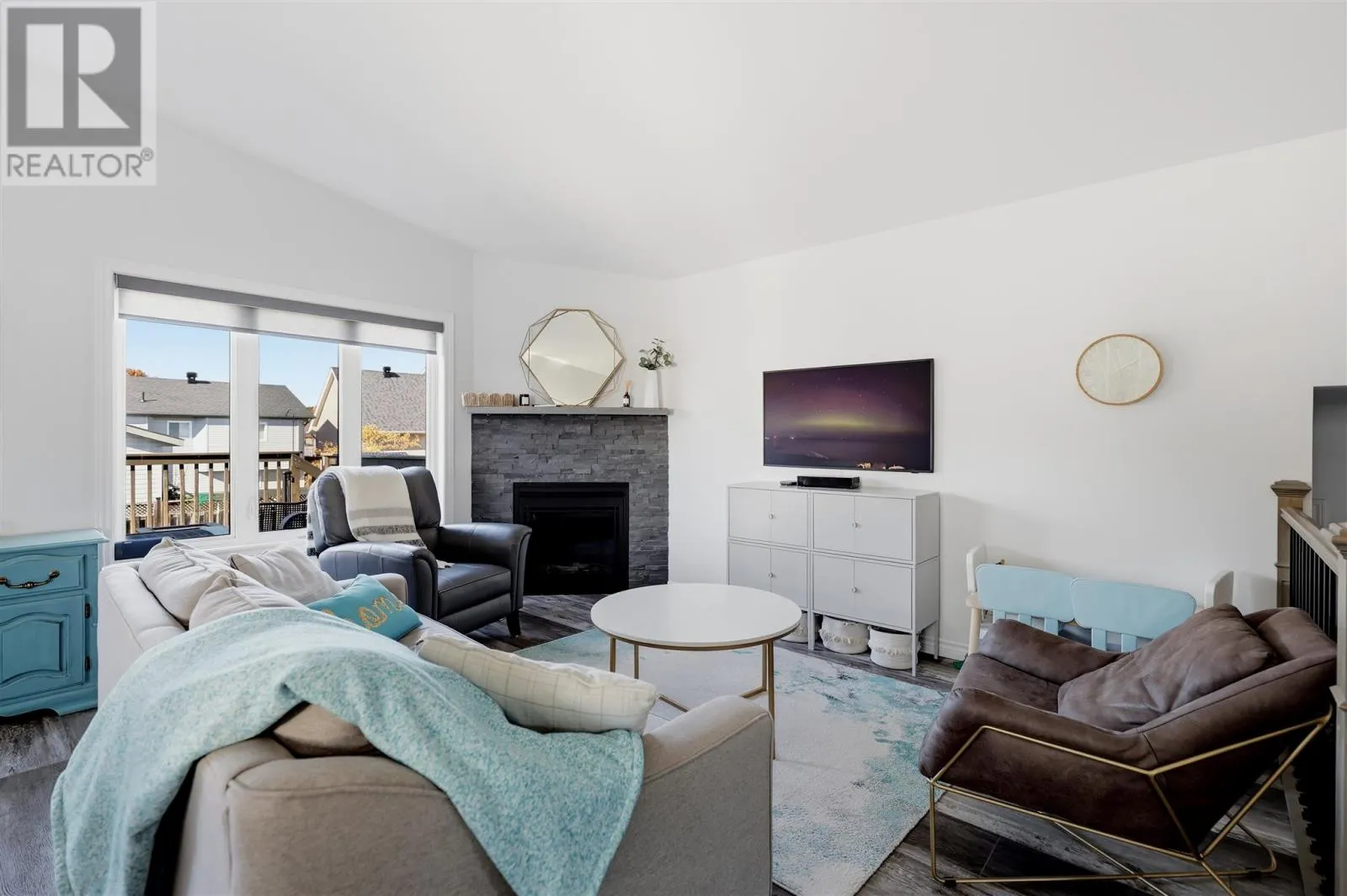 76 Crestwood AVE