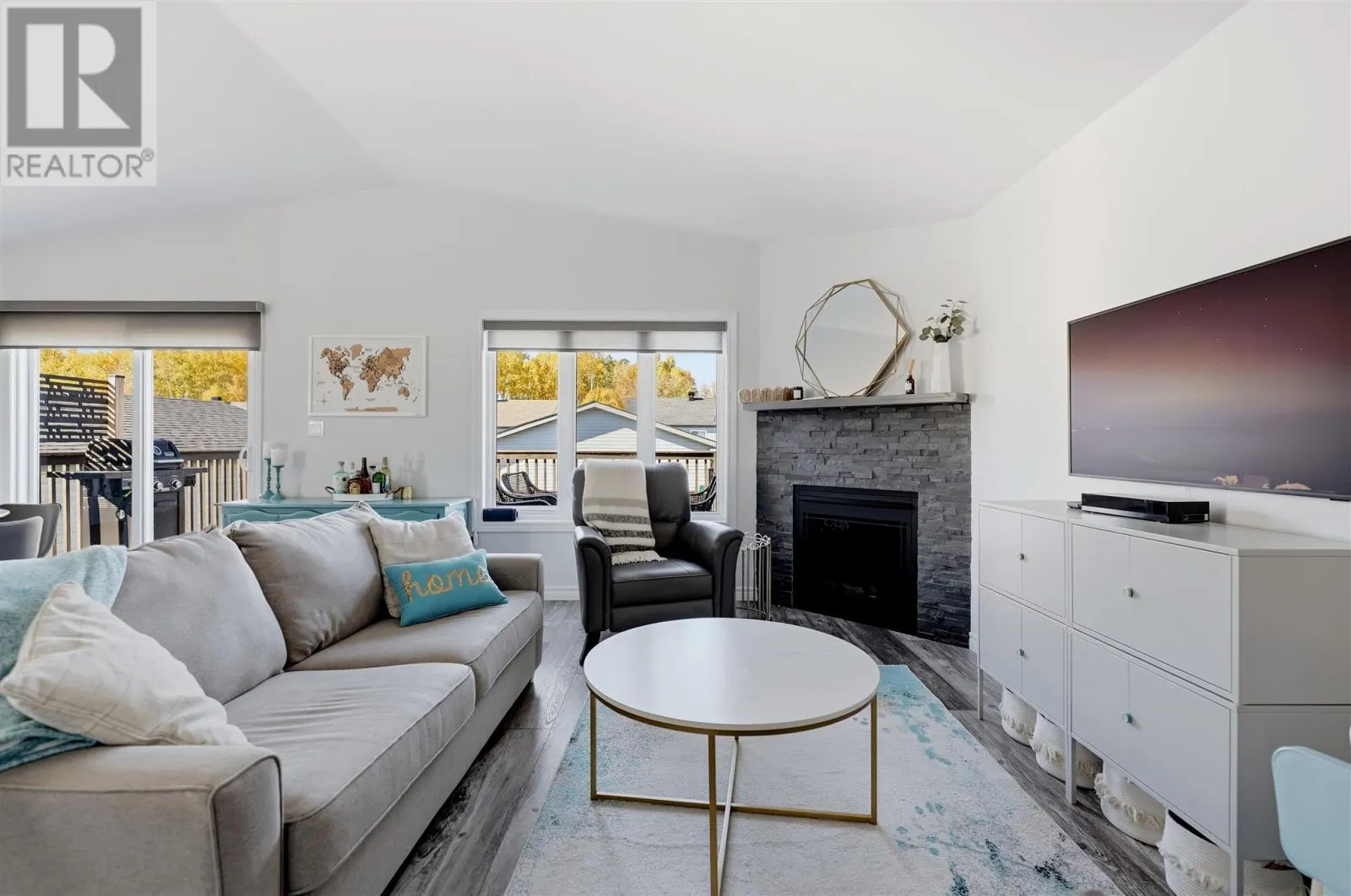 76 Crestwood AVE