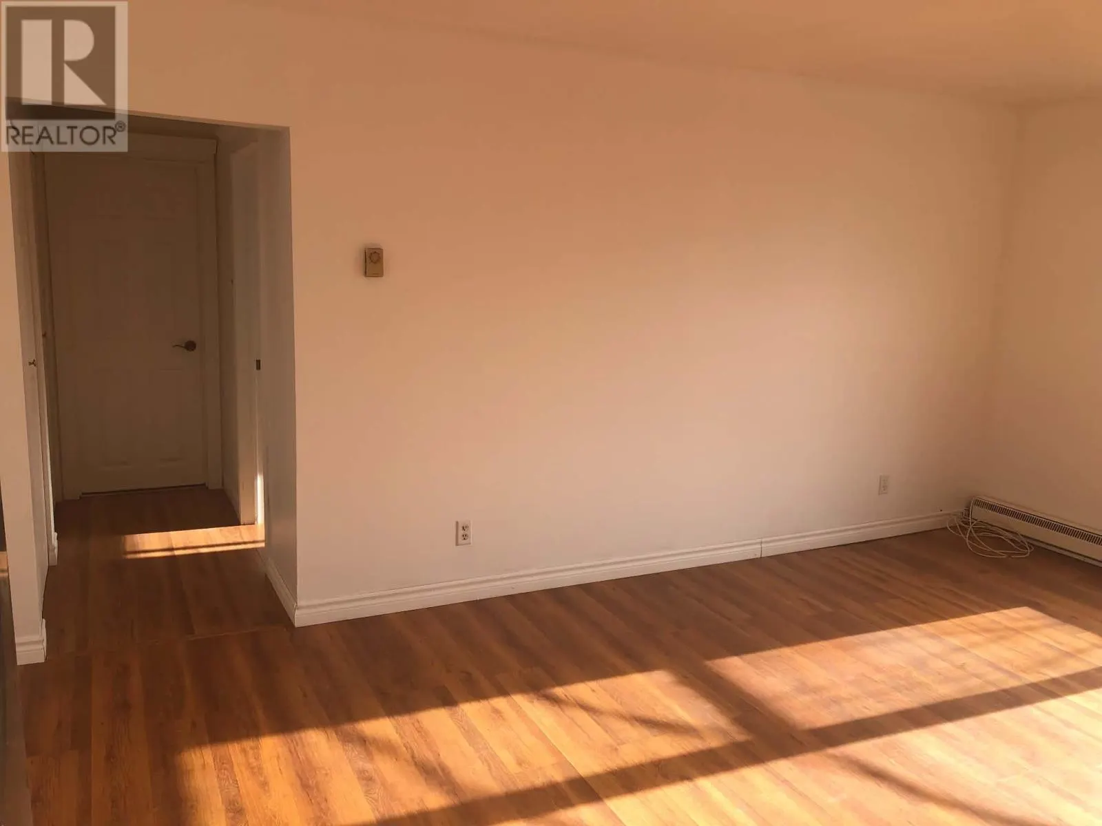 #50 - 25 Mississauga AVE
