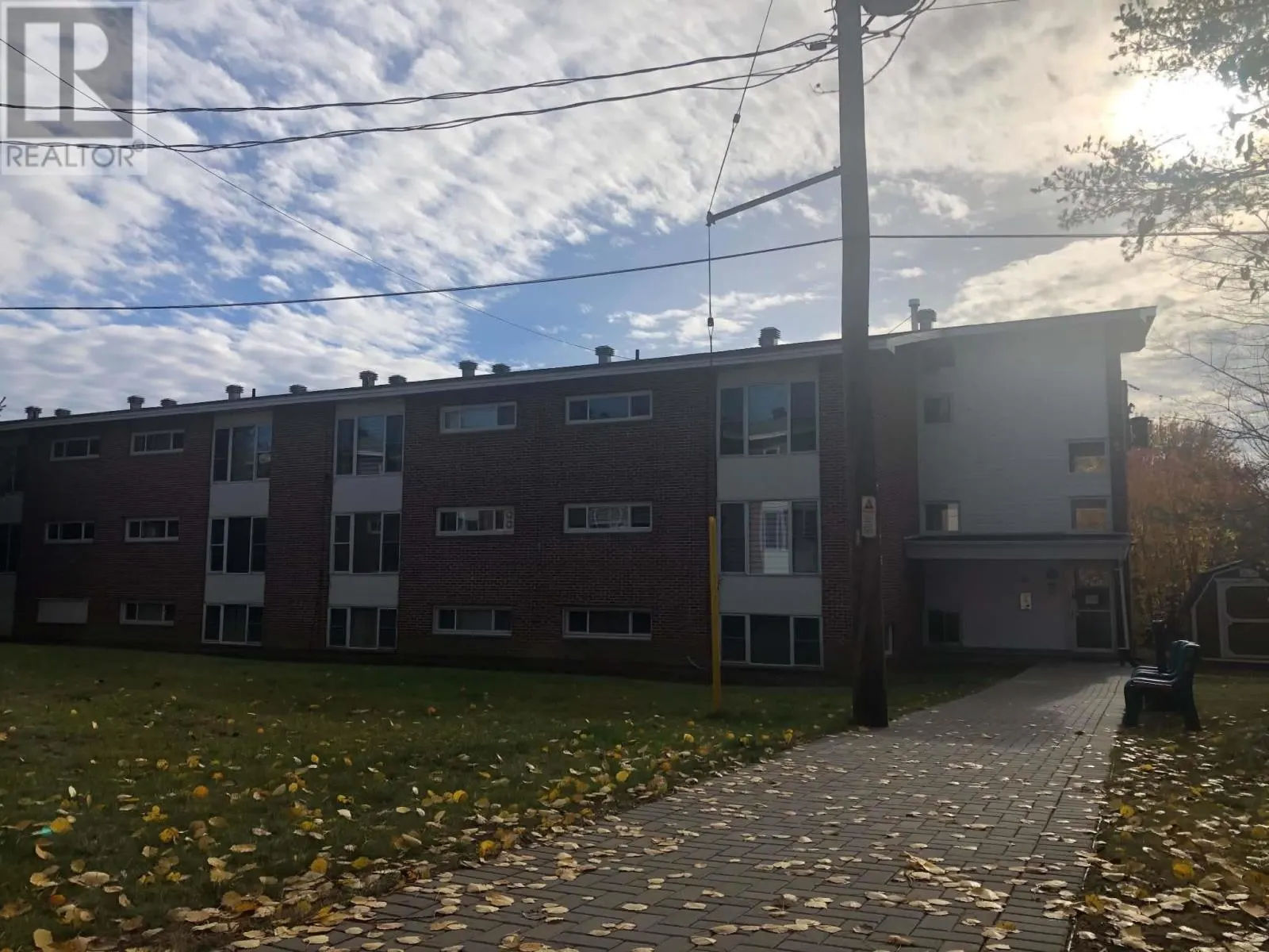 #50 - 25 Mississauga AVE
