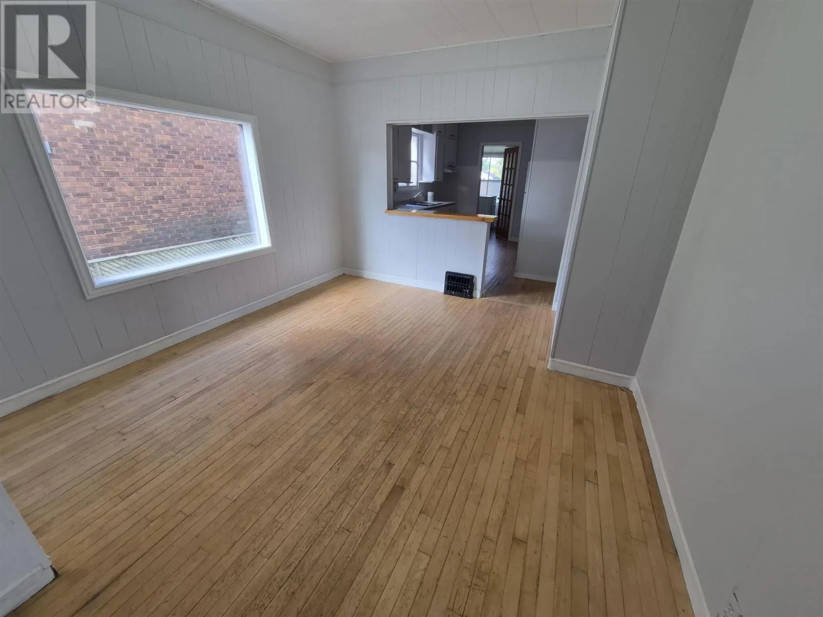 226 Albert ST W