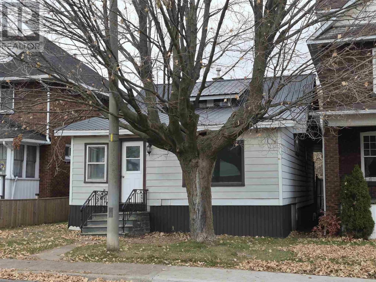 226 Albert ST W