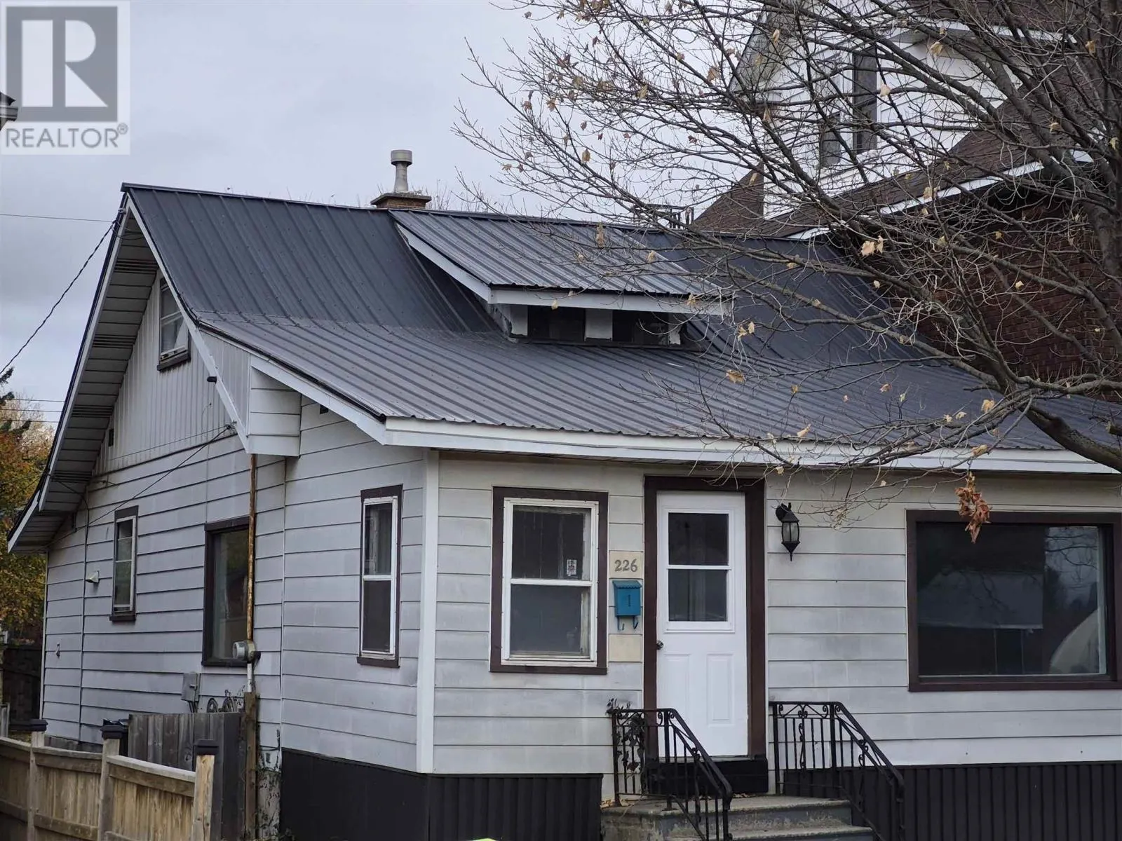 226 Albert ST W