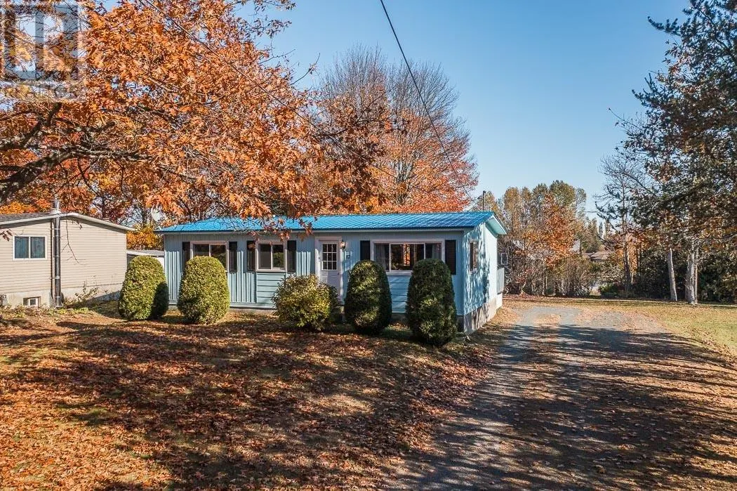 87 Federation ST S