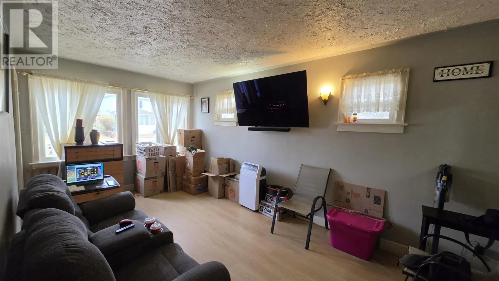 54 St. Georges AVE E