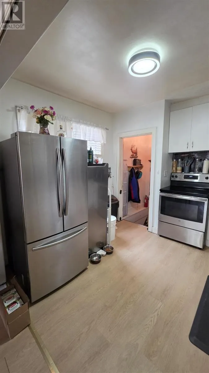 54 St. Georges AVE E