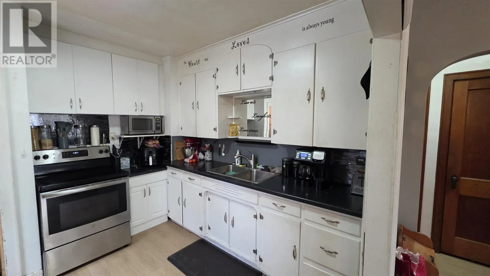 54 St. Georges AVE E