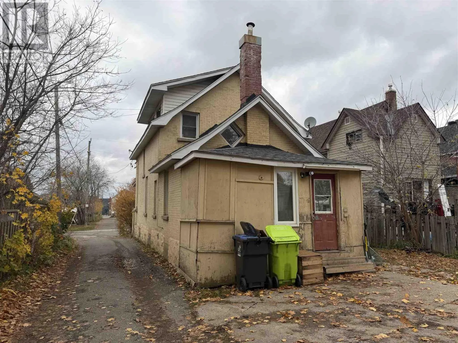 14 Abbott ST