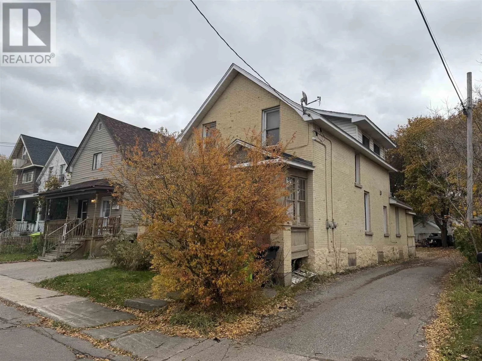 14 Abbott ST
