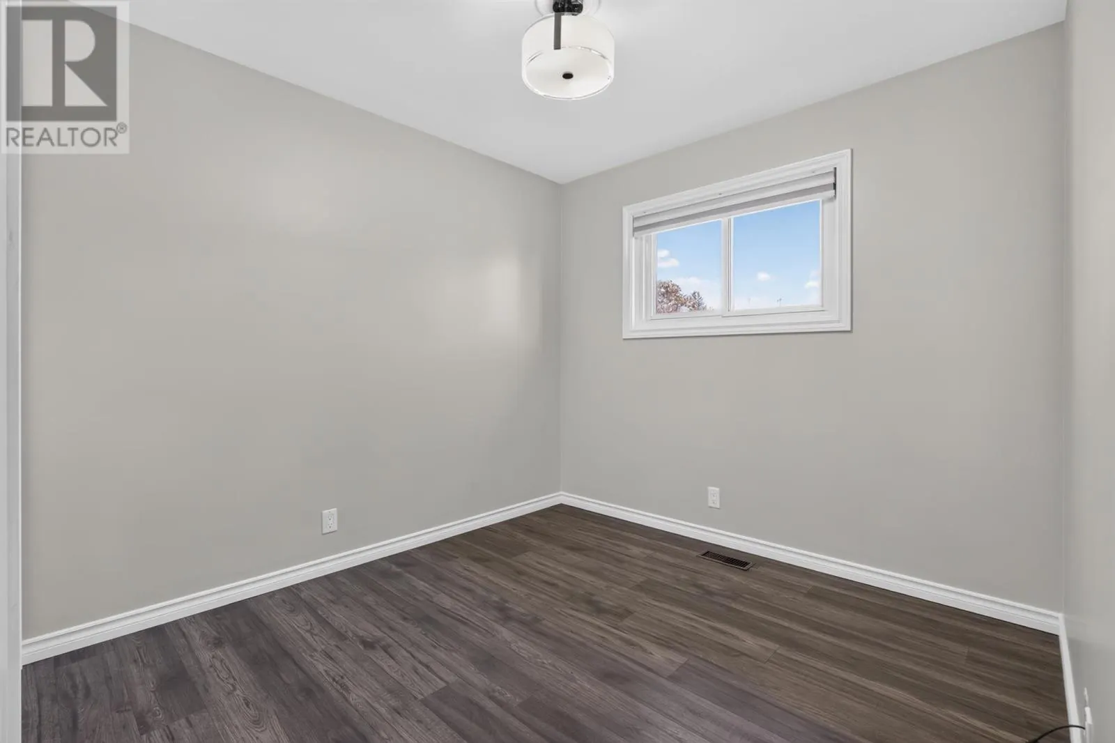 7 East Braemar BAY