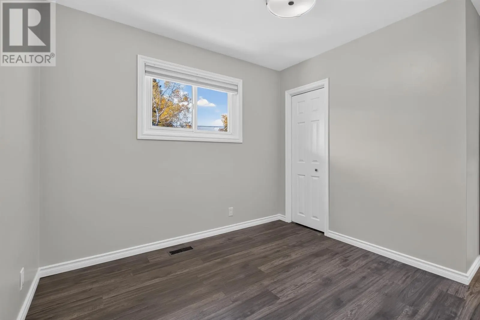 7 East Braemar BAY