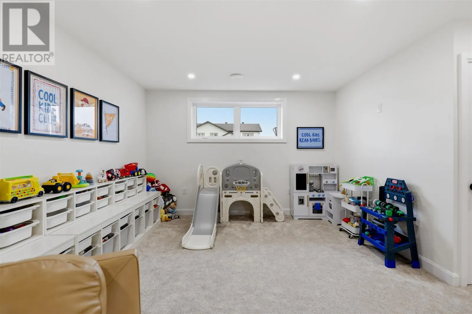 68 Crestwood AVE