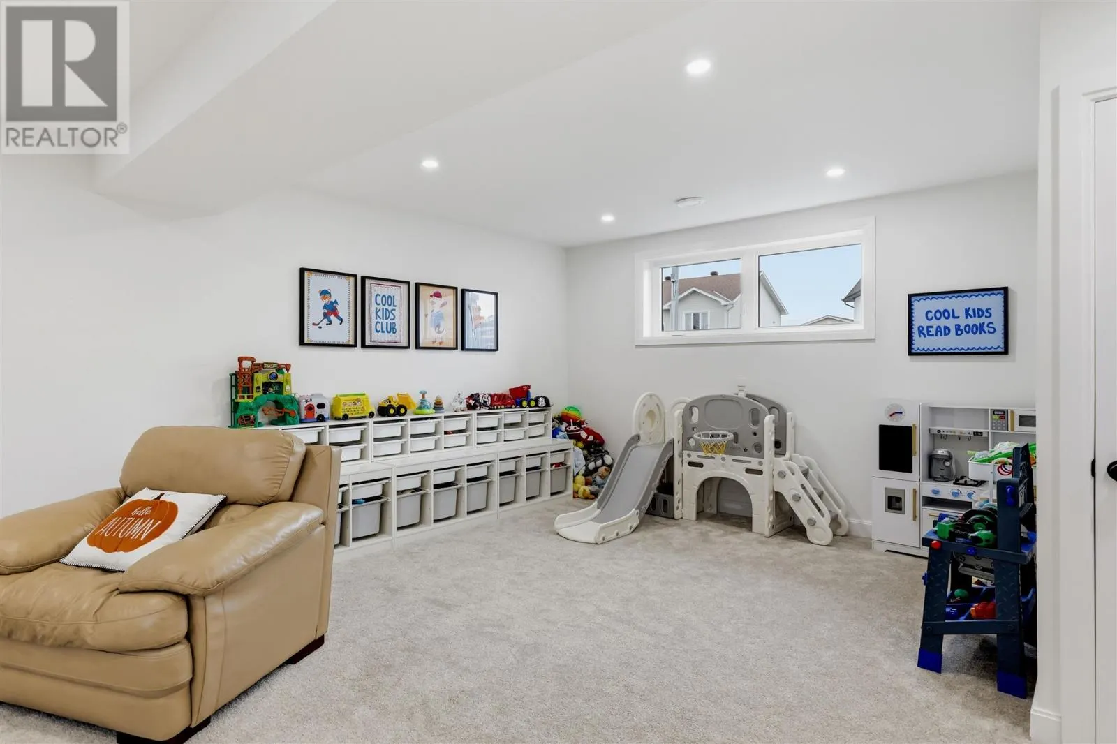 68 Crestwood AVE