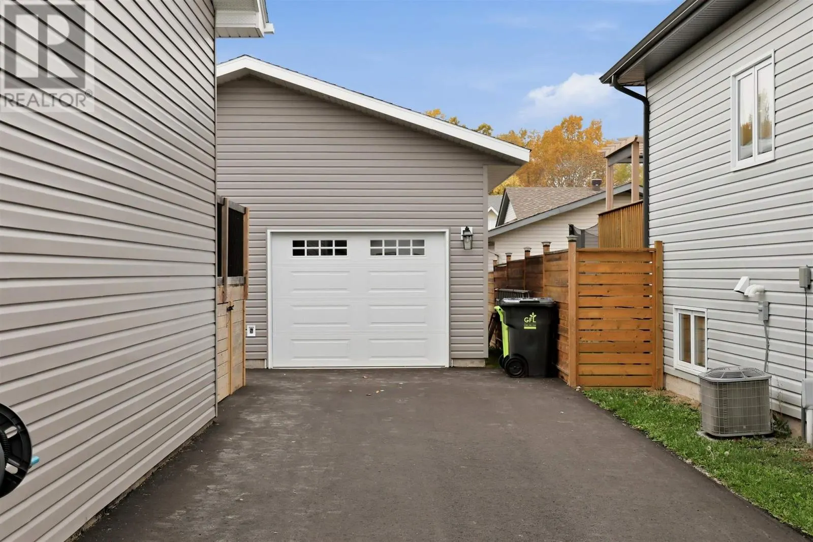 68 Crestwood AVE
