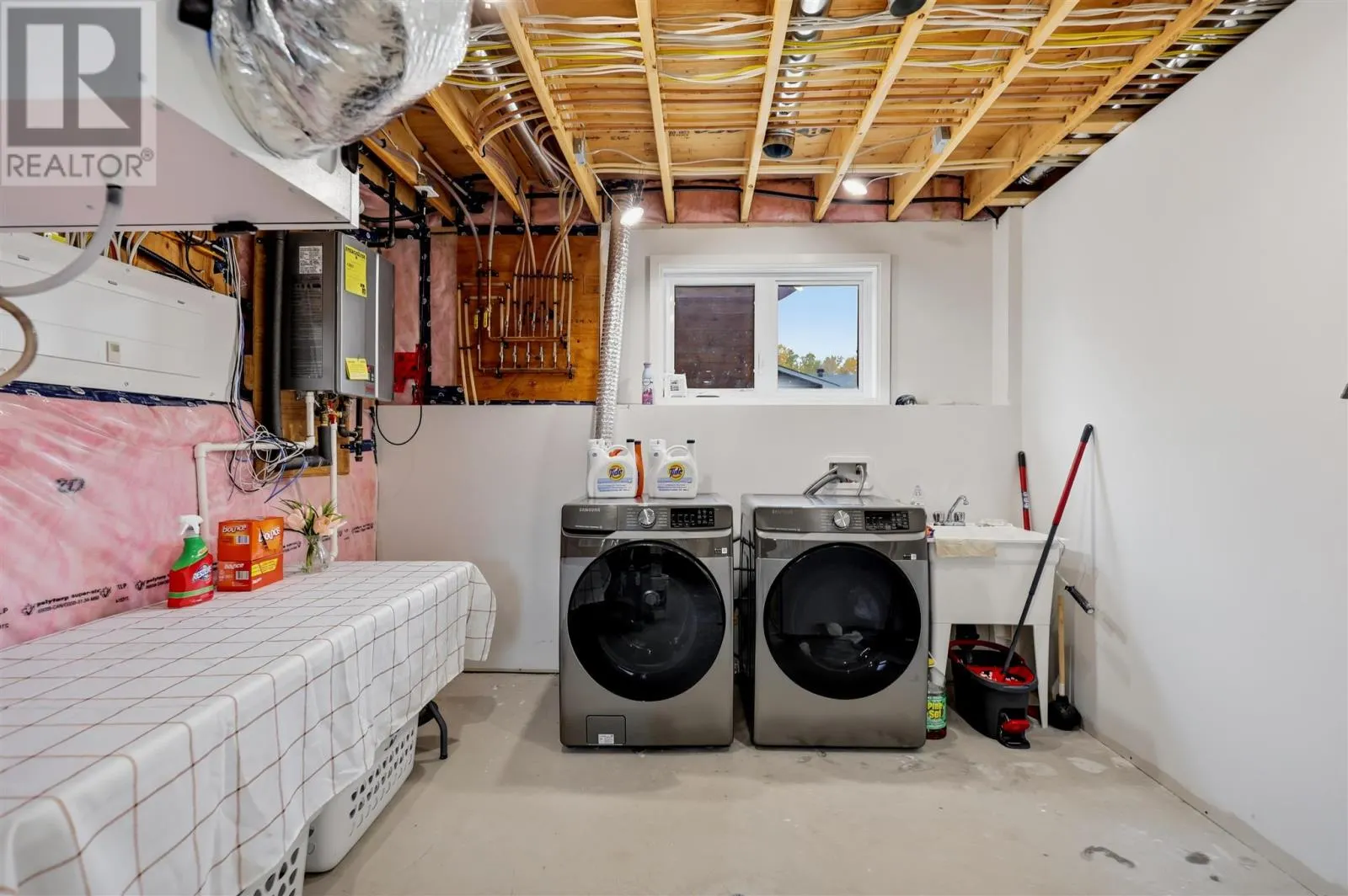 68 Crestwood AVE