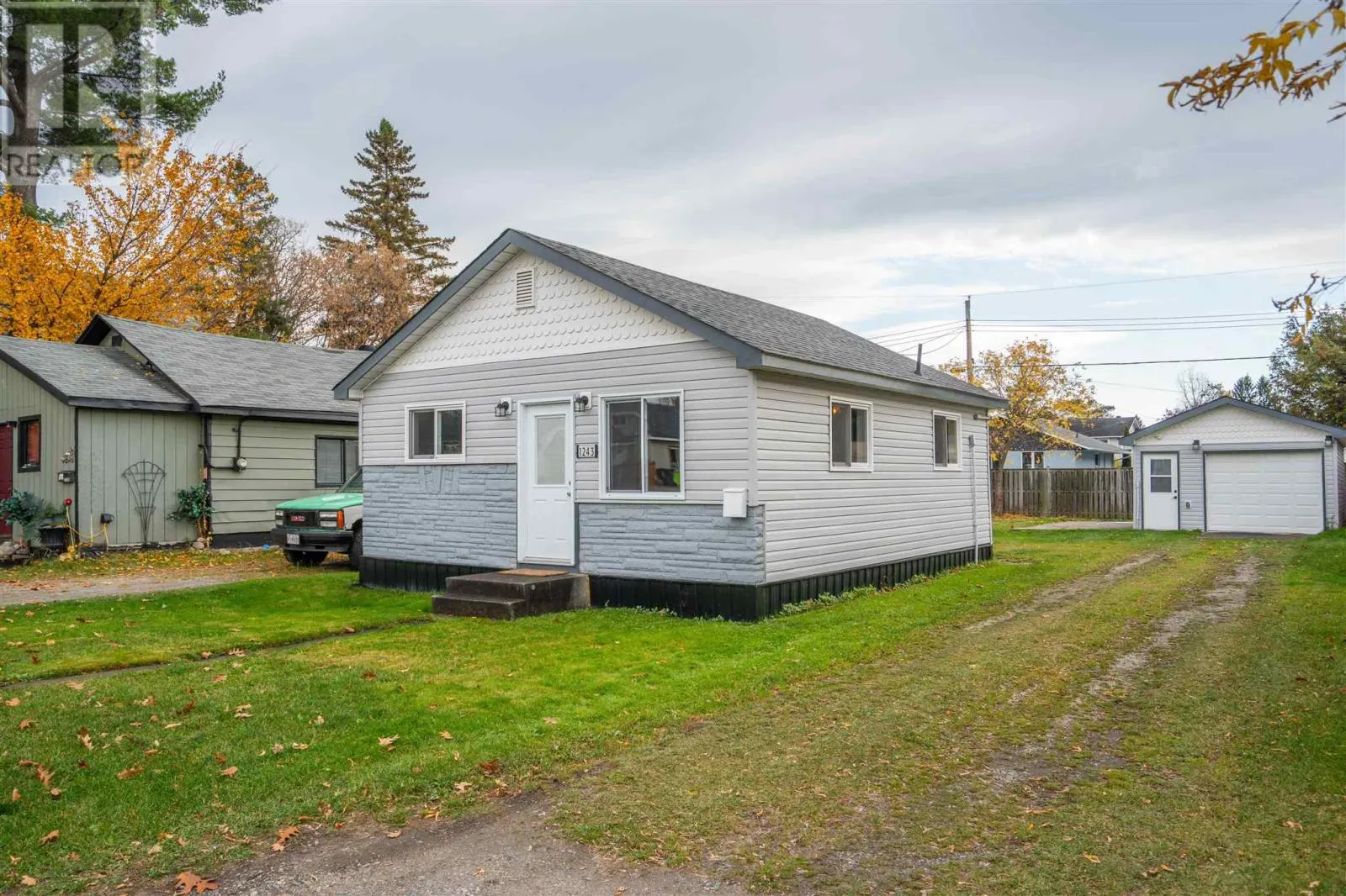 1243 Wellington E