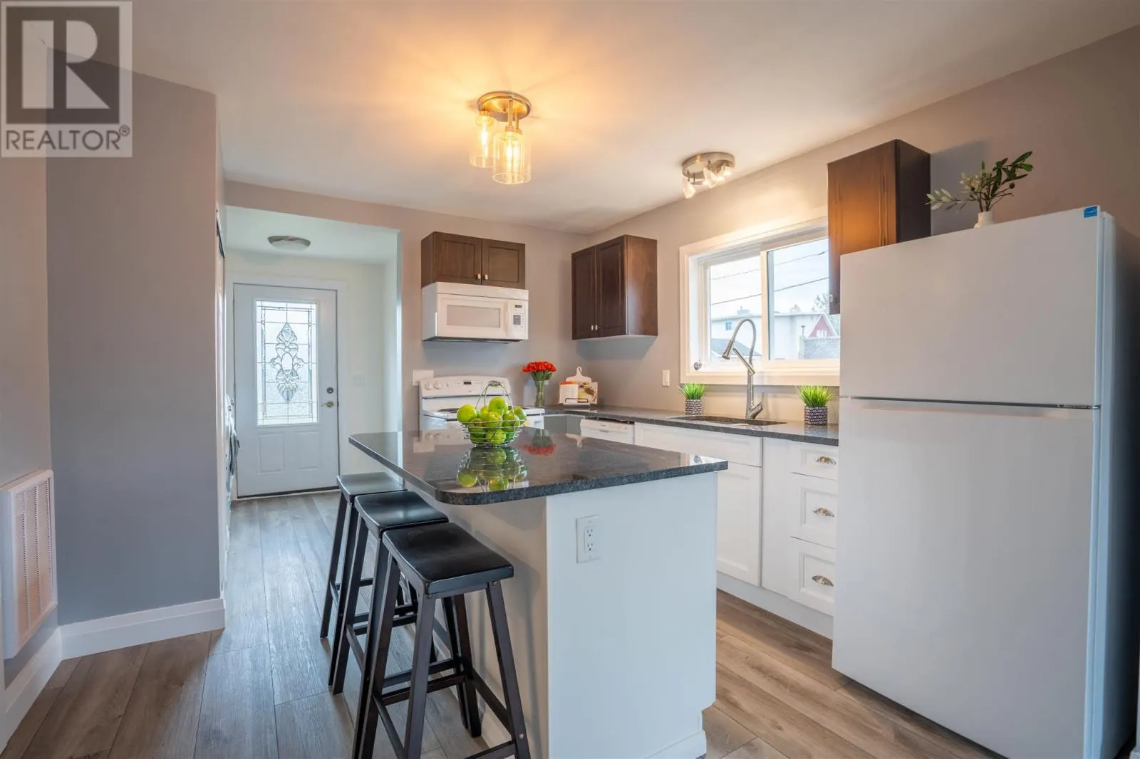 1243 Wellington E