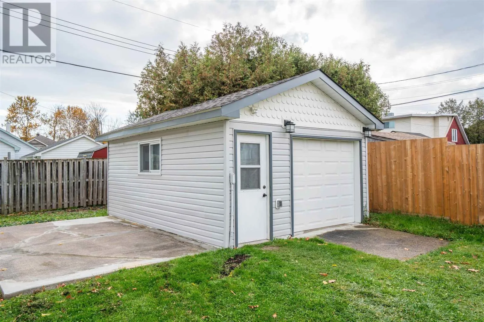 1243 Wellington E