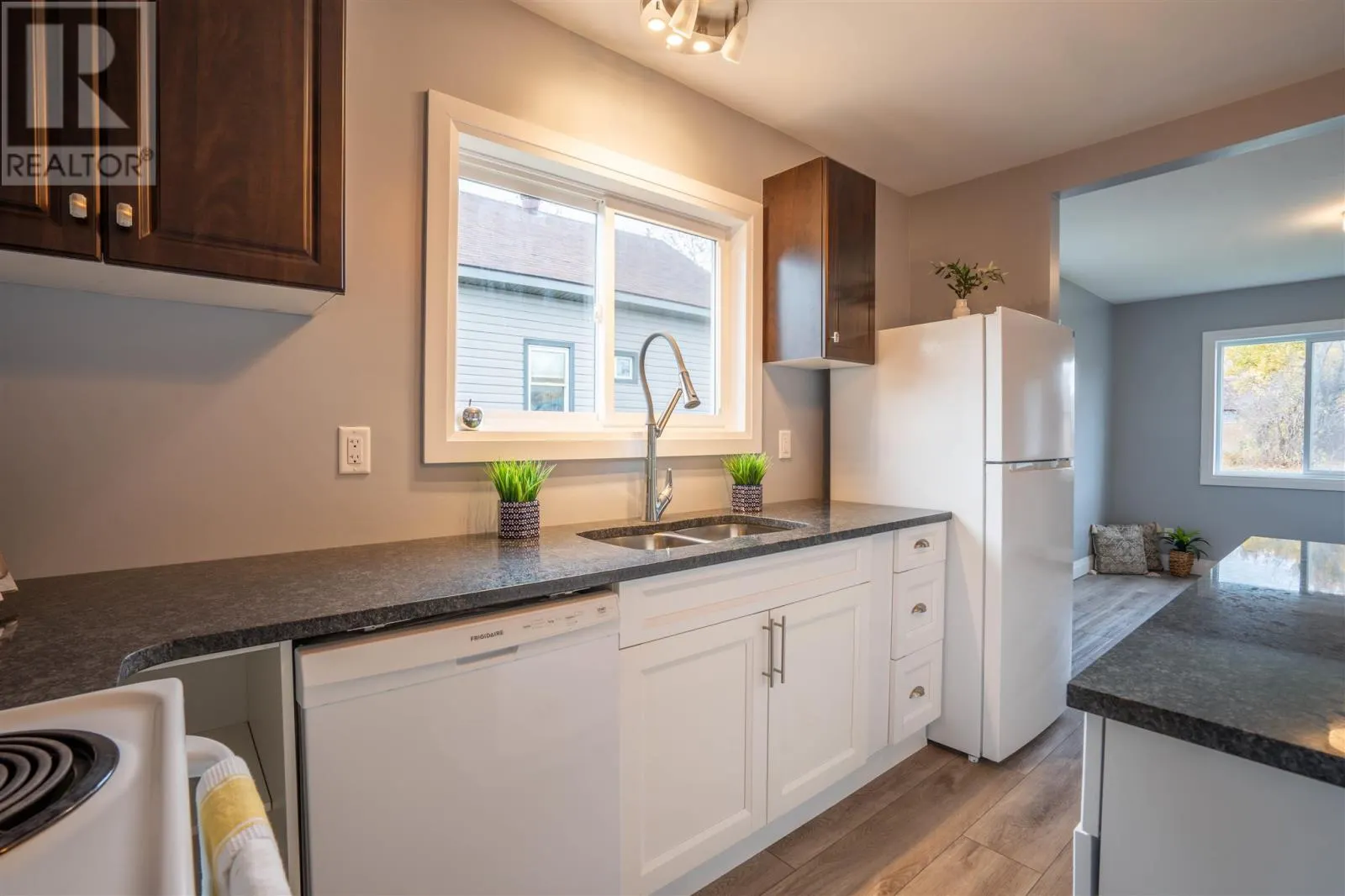 1243 Wellington E