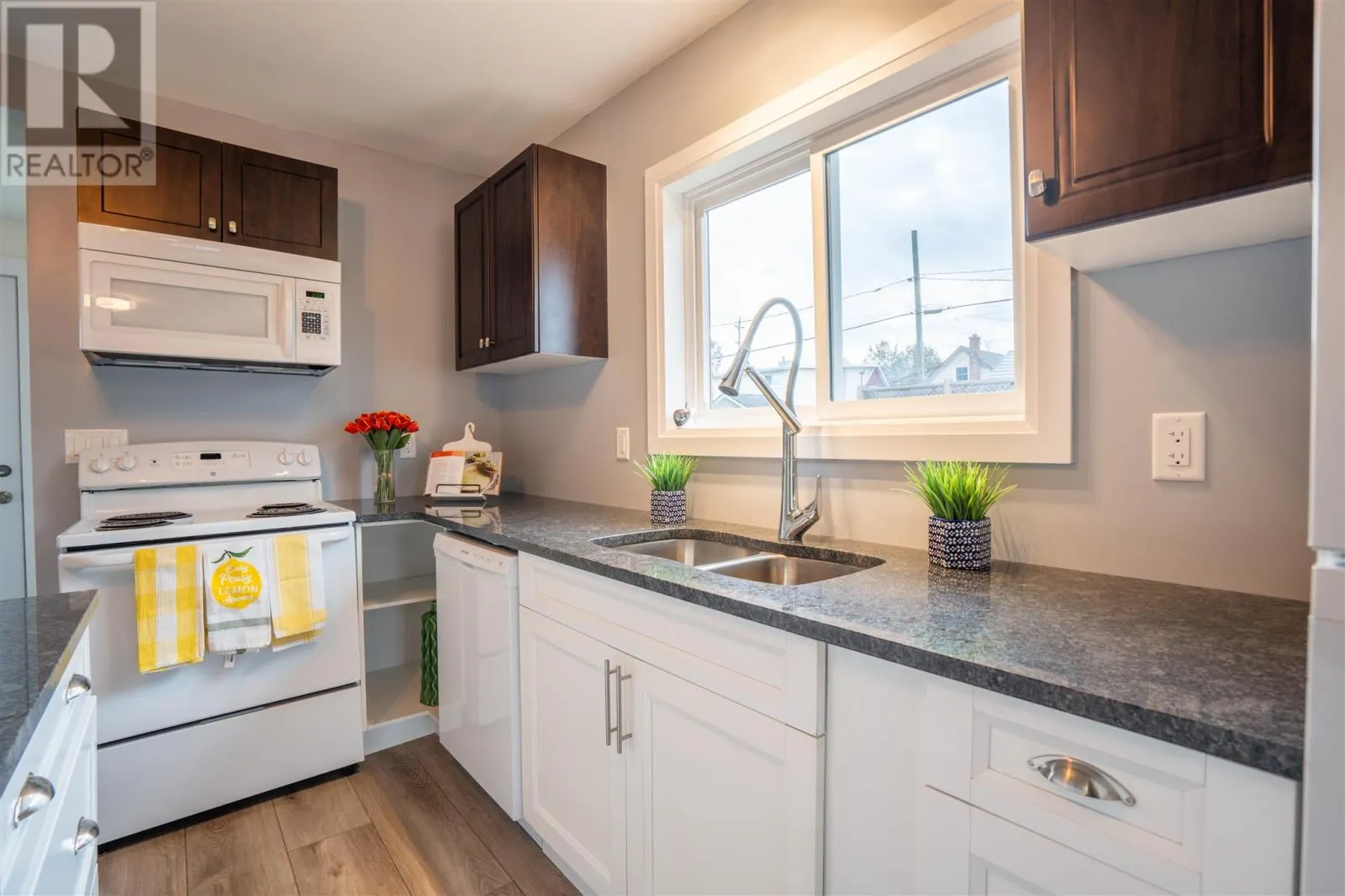 1243 Wellington E