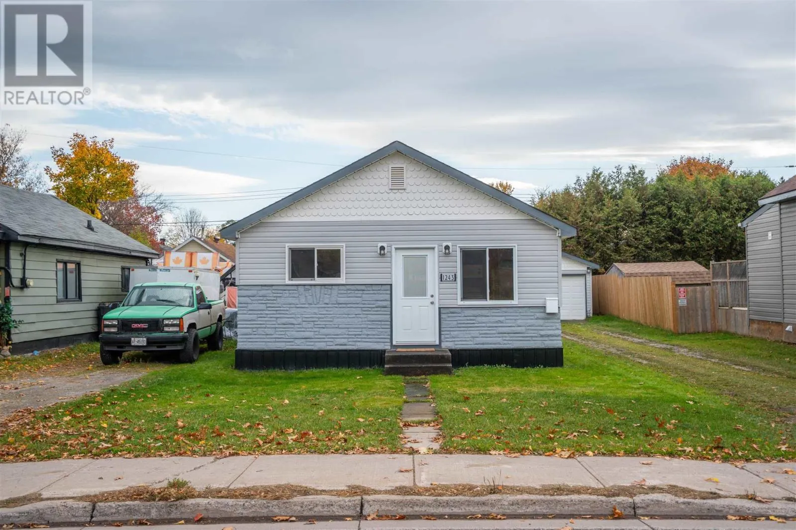 1243 Wellington E