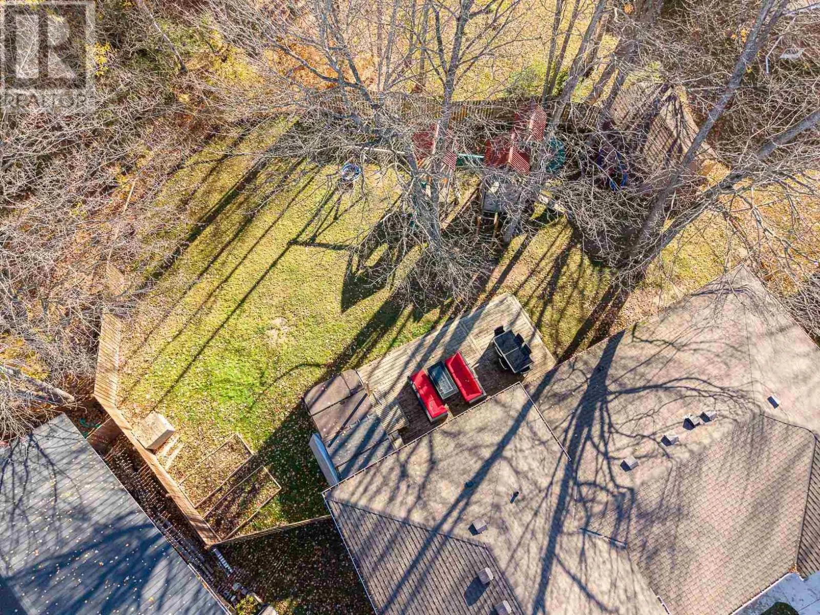 27 Highland CT