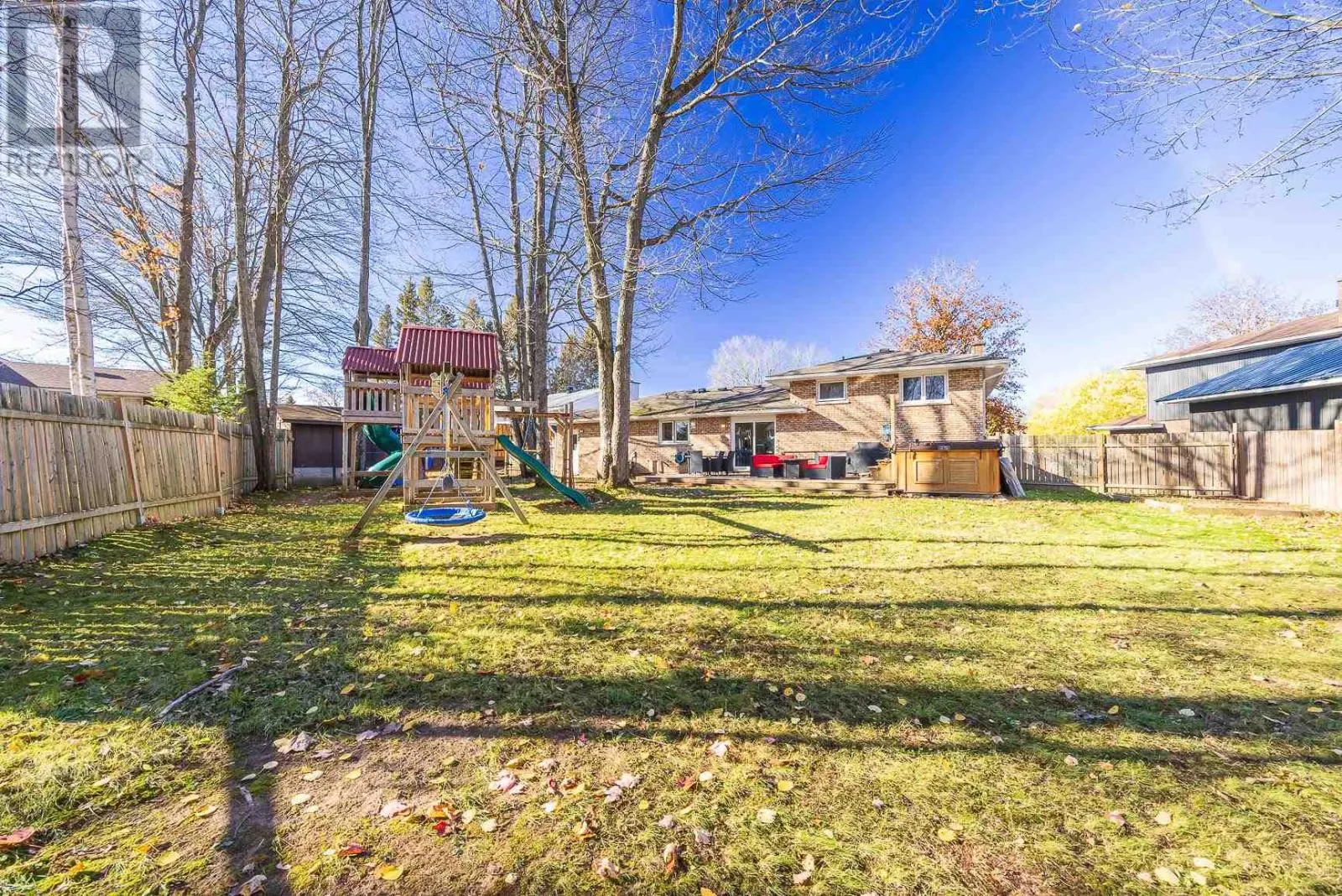 27 Highland CT